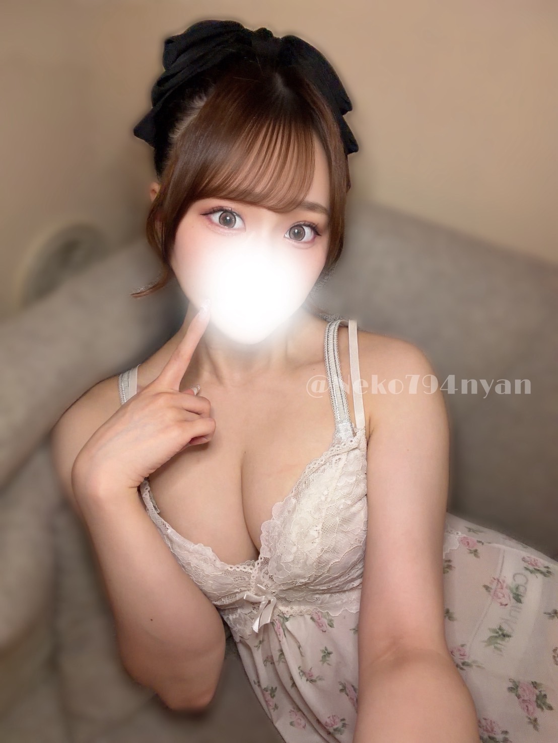 にこ